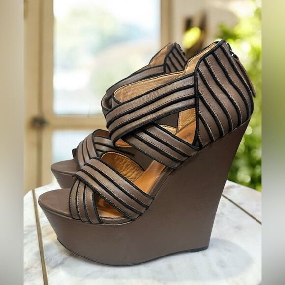 L.A.M.B. Y2K 90s Bernadette Leather Sandals Wedges Heels Size 7.5 - Picture 6 of 15